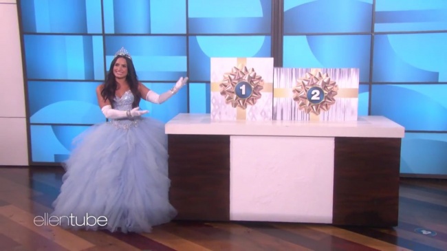 Ellen_Plays__What_s_in_the_Box__with_Guest_Model_Demi_Lovato_mp49702.jpg