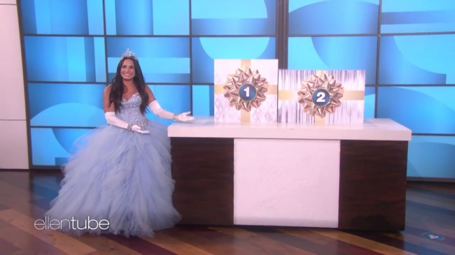 Ellen_Plays__What_s_in_the_Box__with_Guest_Model_Demi_Lovato_mp49742.jpg