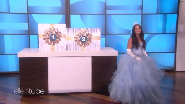 Ellen_Plays__What_s_in_the_Box__with_Guest_Model_Demi_Lovato_mp49879.jpg
