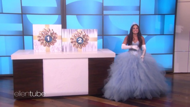 Ellen_Plays__What_s_in_the_Box__with_Guest_Model_Demi_Lovato_mp49903.jpg
