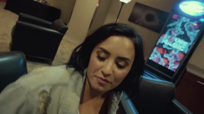 What_did_Demi_say_about_Nick21_Honda_Civic_Tour-_Future_Now_mp40191.png