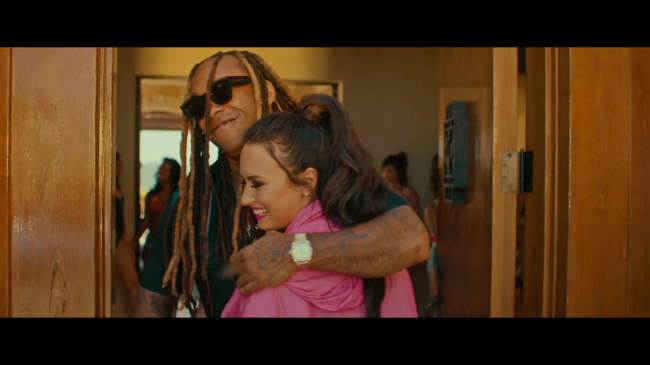 Wiz_Khalifa_-_Something_New_feat__Ty_Dolla__ign_5BOfficial_Music_Video5D5Bvia_torchbrowser_com5D_mp40046.png