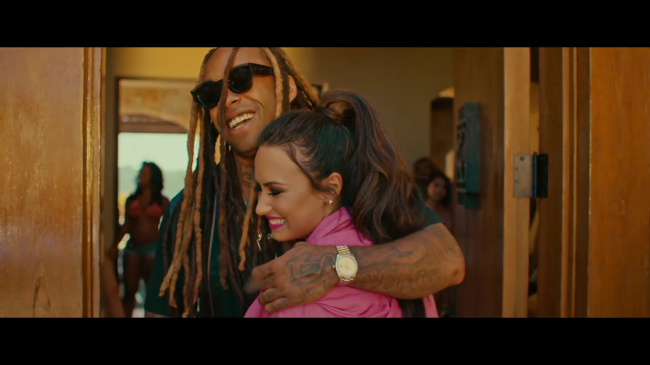 Wiz_Khalifa_-_Something_New_feat__Ty_Dolla__ign_5BOfficial_Music_Video5D5Bvia_torchbrowser_com5D_mp40057.png
