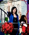 49288_Preppie_-_Demi_Lovato_filming_a_Disney_Parade_in_Anaheim_-_November_9_2009_8232_122_507lo.jpg