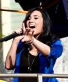 49510_Preppie_-_Demi_Lovato_filming_a_Disney_Parade_in_Anaheim_-_November_9_2009_617_122_70lo.jpg