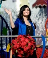 49782_Preppie_-_Demi_Lovato_filming_a_Disney_Parade_in_Anaheim_-_November_9_2009_5188_122_445lo.jpg