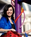 49820_Preppie_-_Demi_Lovato_filming_a_Disney_Parade_in_Anaheim_-_November_9_2009_7216_122_29lo.jpg