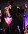 64256_Preppie_Demi_Lovato_performing_live_at_The_Apple_Store_in_London_04_22_09_0192__122_100lo.jpg