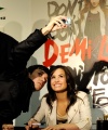 67740_Demi_Lovato_signs_copies_of_her_new_album_Don20t_Forget_in_Madrid6_Spain_14_122_377lo.jpg