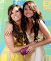 August_7th_-_Teen_Choice_Awards_28Arrivals29_-_With_Selena_Gomez_282229.JPG
