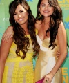 August_7th_-_Teen_Choice_Awards_28Arrivals29_-_With_Selena_Gomez_282529.jpg