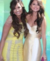 August_7th_-_Teen_Choice_Awards_28Arrivals29_-_With_Selena_Gomez_282829.jpg