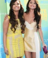 August_7th_-_Teen_Choice_Awards_28Arrivals29_-_With_Selena_Gomez_284029.jpg