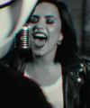 Brad_Paisley_-_Without_a_Fight_ft__Demi_Lovato5Bvia_torchbrowser_com5D_mp41329.png