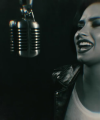 Brad_Paisley_-_Without_a_Fight_ft__Demi_Lovato5Bvia_torchbrowser_com5D_mp41439.png