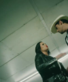 Brad_Paisley_-_Without_a_Fight_ft__Demi_Lovato5Bvia_torchbrowser_com5D_mp41539.png