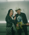 Brad_Paisley_-_Without_a_Fight_ft__Demi_Lovato5Bvia_torchbrowser_com5D_mp41636.png