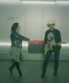 Brad_Paisley_-_Without_a_Fight_ft__Demi_Lovato5Bvia_torchbrowser_com5D_mp41656.png