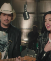 Brad_Paisley_-_Without_a_Fight_ft__Demi_Lovato5Bvia_torchbrowser_com5D_mp41748.png