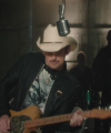 Brad_Paisley_-_Without_a_Fight_ft__Demi_Lovato5Bvia_torchbrowser_com5D_mp41946.png