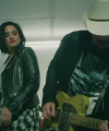 Brad_Paisley_-_Without_a_Fight_ft__Demi_Lovato5Bvia_torchbrowser_com5D_mp43880.png