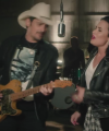 Brad_Paisley_-_Without_a_Fight_ft__Demi_Lovato5Bvia_torchbrowser_com5D_mp44969.png