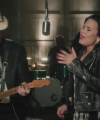 Brad_Paisley_-_Without_a_Fight_ft__Demi_Lovato5Bvia_torchbrowser_com5D_mp44978.png