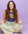 Demi_Lovato_Plays_With_Puppies_28While_Answering_Fan_Questions295Bvia_torchbrowser_com5D_mp47801.png