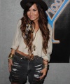 Demi_Lovato_at_the_Y100_Radio_Station_in_Miami_282129~0.jpg
