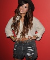 Demi_Lovato_at_the_Y100_Radio_Station_in_Miami_282429.jpg