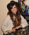 Demi_Lovato_at_the_Y100_Radio_Station_in_Miami_283029.jpg