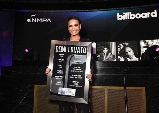 Demi_Lovato_Billboard_281829.jpg