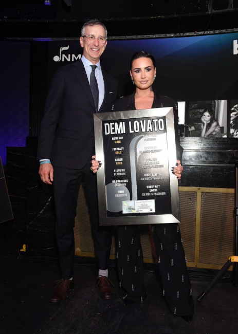 Demi_Lovato_Billboard_282229.jpg