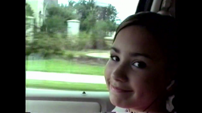 Demi_Lovato-_Simply_Complicated_-_Official_Documentary5Bvia_torchbrowser_com5D_mp41070.png