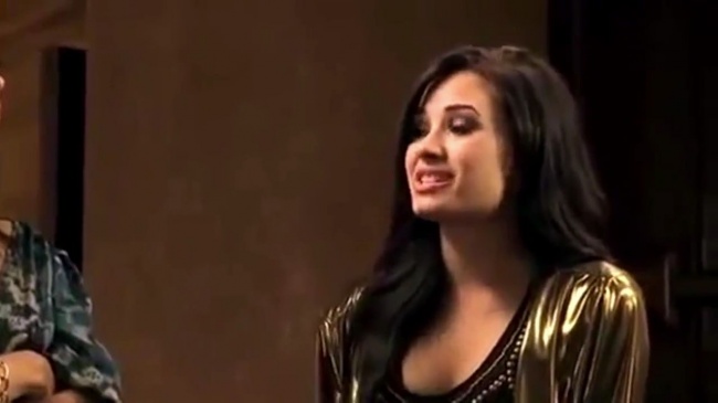 Demi_Lovato-_Simply_Complicated_-_Official_Documentary5Bvia_torchbrowser_com5D_mp451209.jpg