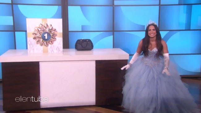 Ellen_Plays__What_s_in_the_Box__with_Guest_Model_Demi_Lovato_mp412646.jpg