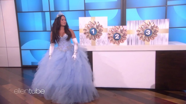 Ellen_Plays__What_s_in_the_Box__with_Guest_Model_Demi_Lovato_mp44934.jpg