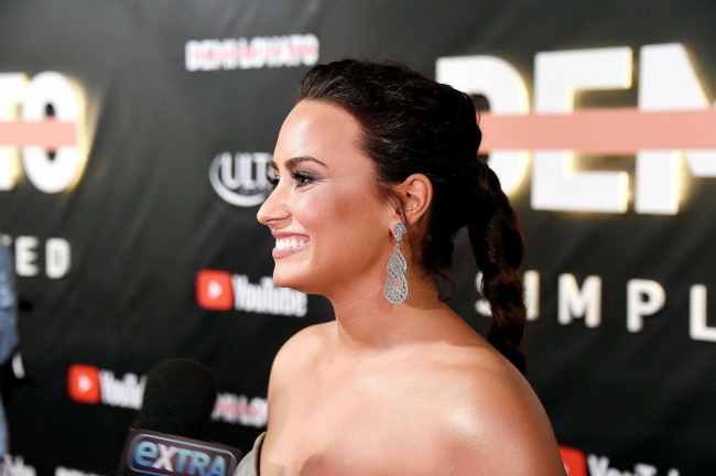 YouTube_s__Demi_Lovato_Simply_Complicated__Premiere_-_October_11-71.jpg